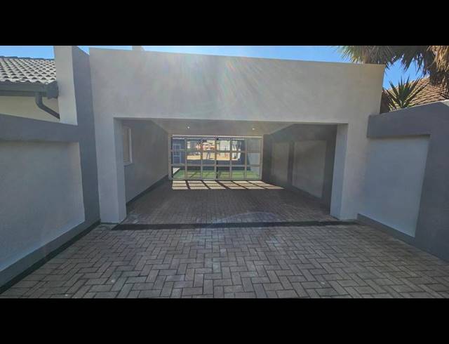 5 BEDROOM HOUSE FOR SALE IN WIERDA PARK